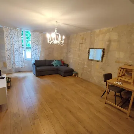 Au 47 Apartment